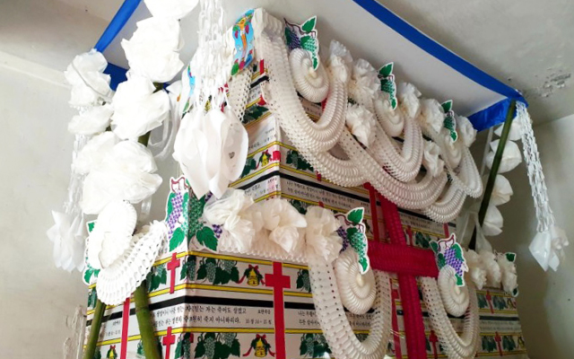 20220119110046_b7eqiwfF.jpg_carousel_청주꽃상여_청주꽃상여,일월꽃상여,꽃상여주문제작,전국꽃상여배달,꽃상여,청주장묘,청주묘지이장,벌초대행,대전,세종시,강원도,광주,부산,대구